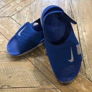 Worn once! Full adjustable Nike Sunray Sandals.